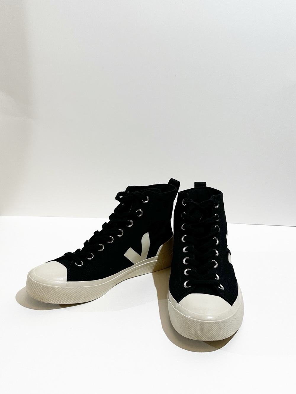VEJA WATA II CANVAS BLACK PIERRE IN CREAM ACCENTS - UNISEX W9 / M7 - Picture 6 of 14